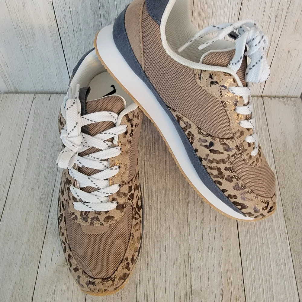 50% OFF SALE-GYPSY JAZZ/ VERY G- RUNNER TAUPE LEOPARD SNEAKERS - Picture 3 of 5